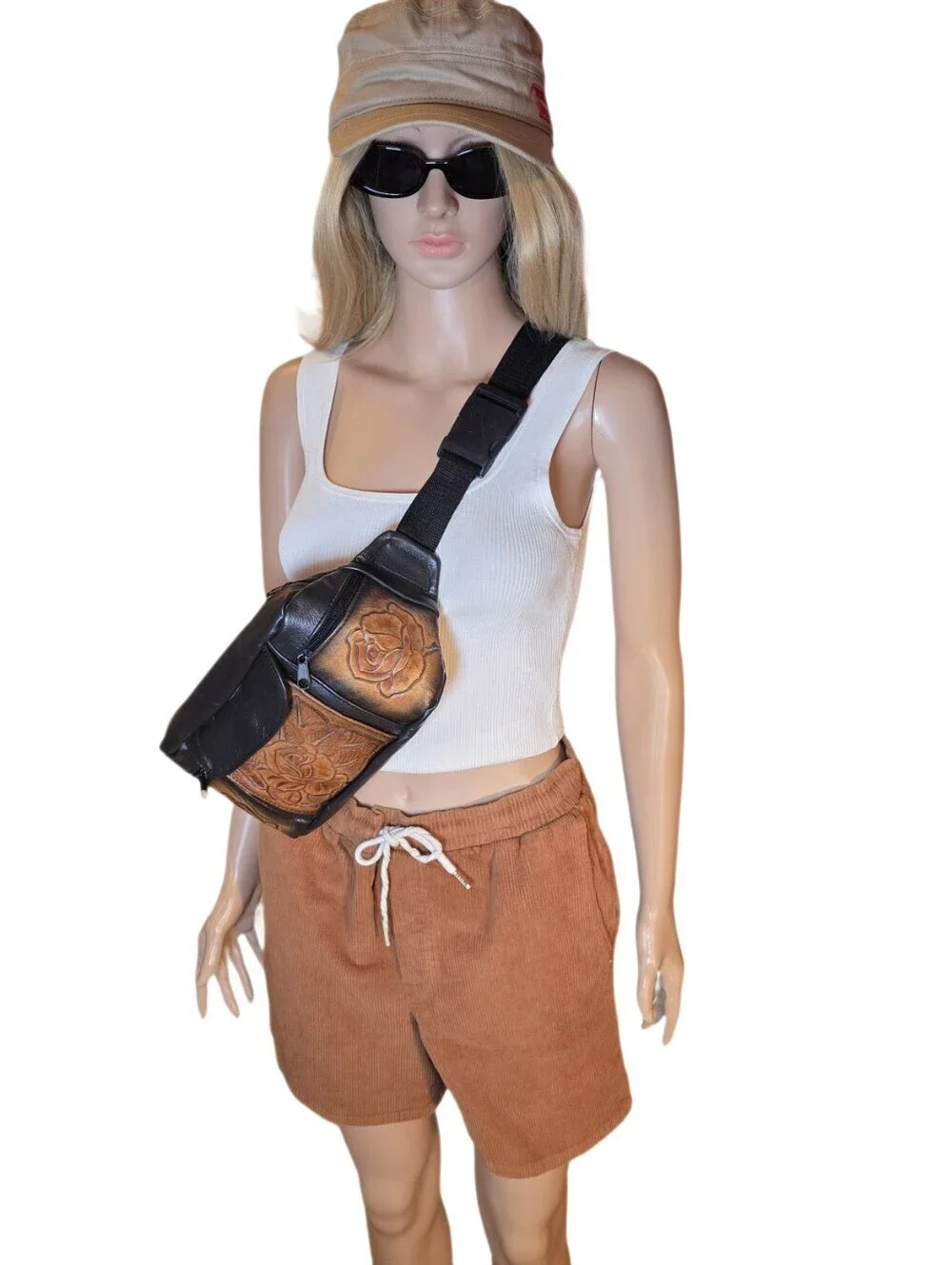 Vintage 1990s Hand-Tooled Leather Rose Waist Bag / Fanny Pack EUC